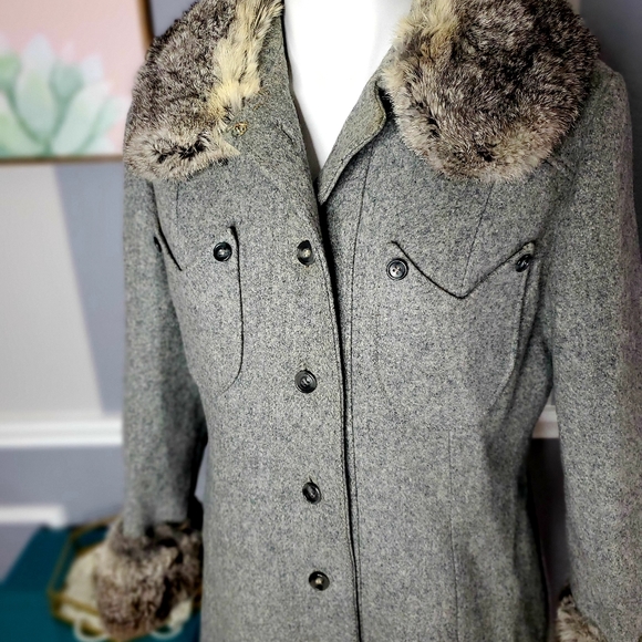 Vintage 1960s Wool and Rabbit Fur Coat size Med/Lg - Picture 5 of 6